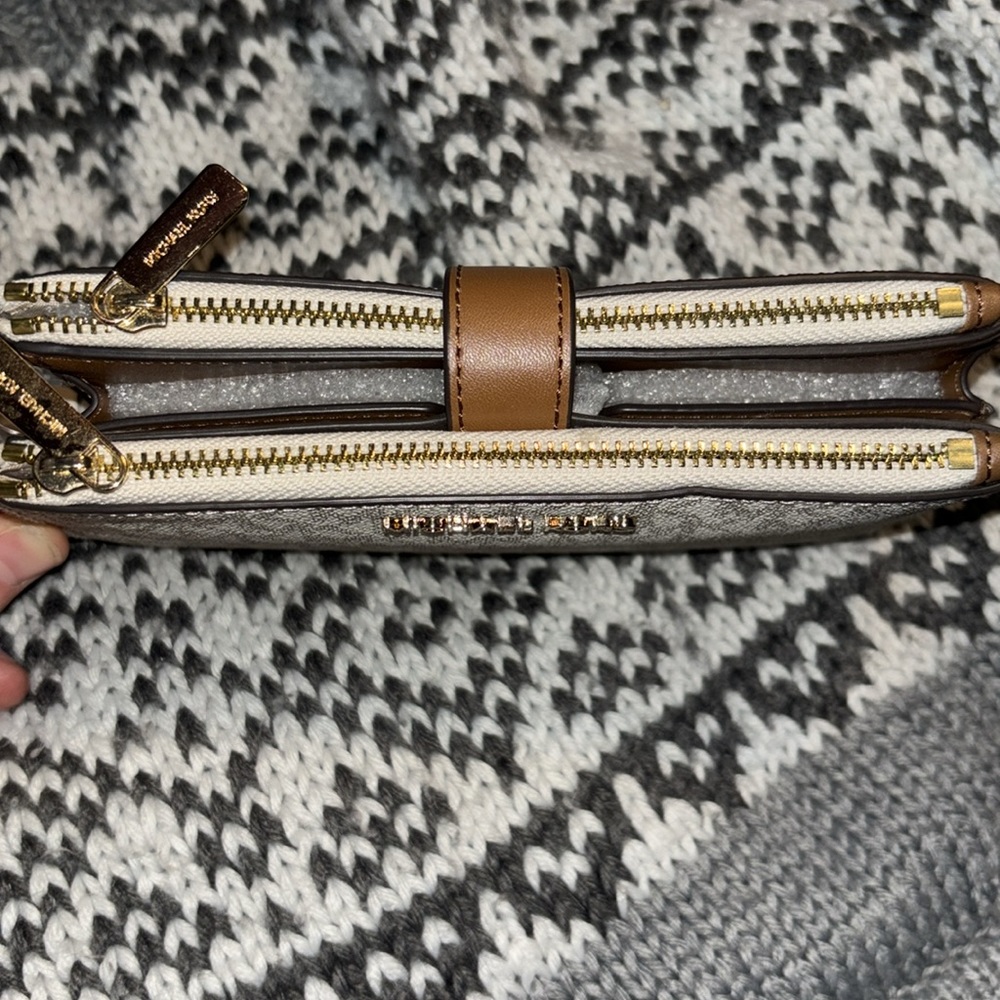 Michael Kors Jet Set Travel Double Zip Wristlet - Picture 5 of 7